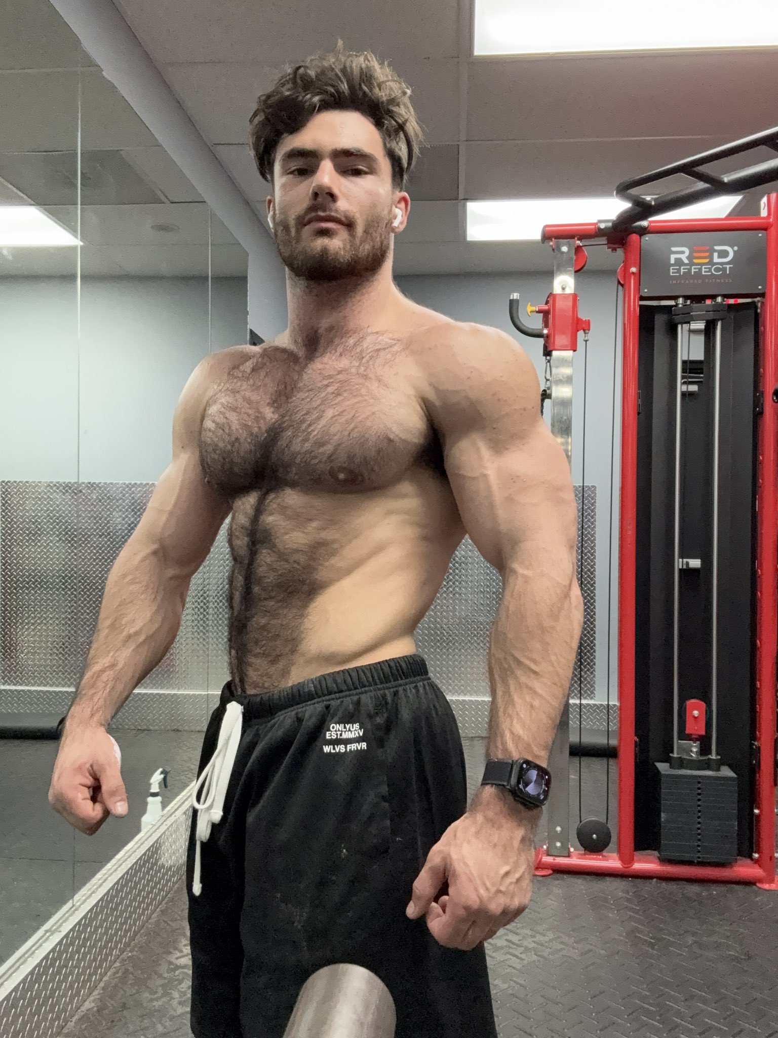 Gi_J5XLXYAAnyB-.jpg:large