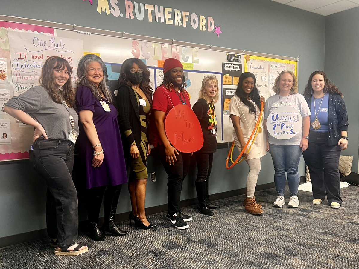 Mr_TJordan's tweet photo. Third grade blasted off into a night of fun at STEAM Night! ๐๐ From Mercury to Neptune!โจ๐ @SheridanCFISD #STEAMNight #ThirdGradeInOrbit #CFISD https://t.co/vvawu0K2U2
