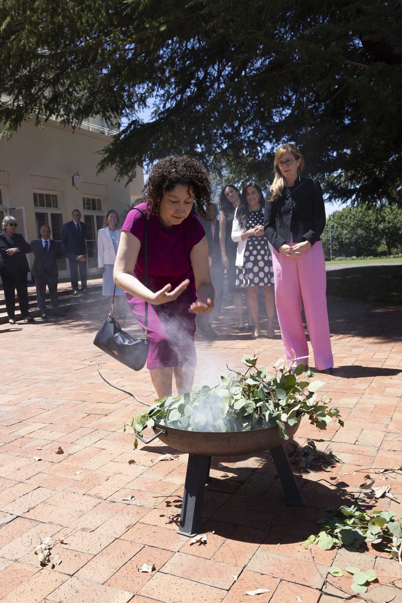 El 4 de febrero, la Embajadora Beatriz de la Fuente presentó formalmente sus cartas credenciales a la Gobernadora General de Australia, Sam Mostyn, en una solemne ceremonia celebrada en la residencia oficial de la Gobernadora en Canberra.
facebook.com/share/p/18EYtJ…