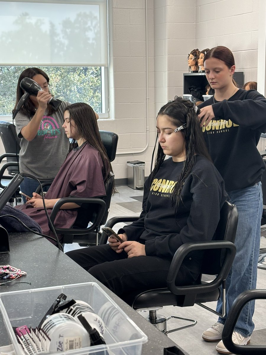 #Introtocosmetology

<a href="/ConroeHSCISD/">Conroe High School, Conroe ISD</a> 
<a href="/CTEConroe/">Conroe ISD CTE</a> 
Hard at work after school salon
