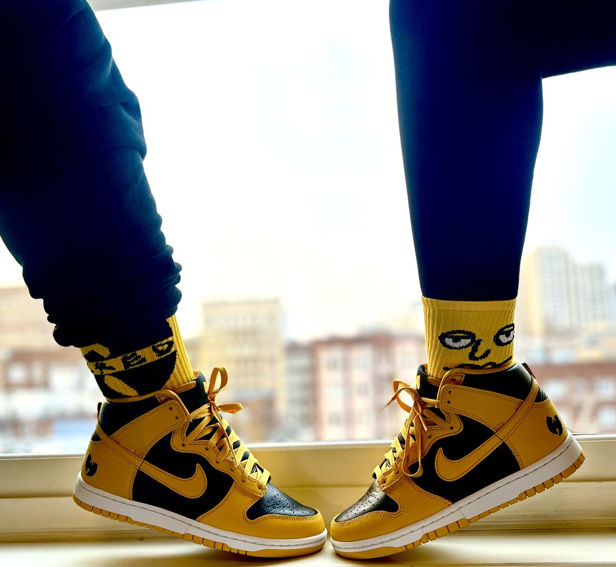 shilohnsam's tweet photo. Day 4 keepers 🤐
My ppl bring so much life to music and the sneaker community we are the “keepers” of streetwear and hiphop so we chose #wutangdunks orginally only 36 pairs were made and im glad to own a pair ✊🏾 #BHMKOTD25 #snkrsliveheatingup #snkrskickcheck @JerLisa_Nicole https://t.co/aAw5CPpmYN