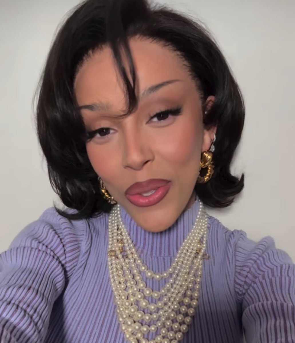 DojaArchives's tweet photo. OH MY GOD DOJA CAT LOOKS GORGEOUS??? https://t.co/ZAOjcK3JiN