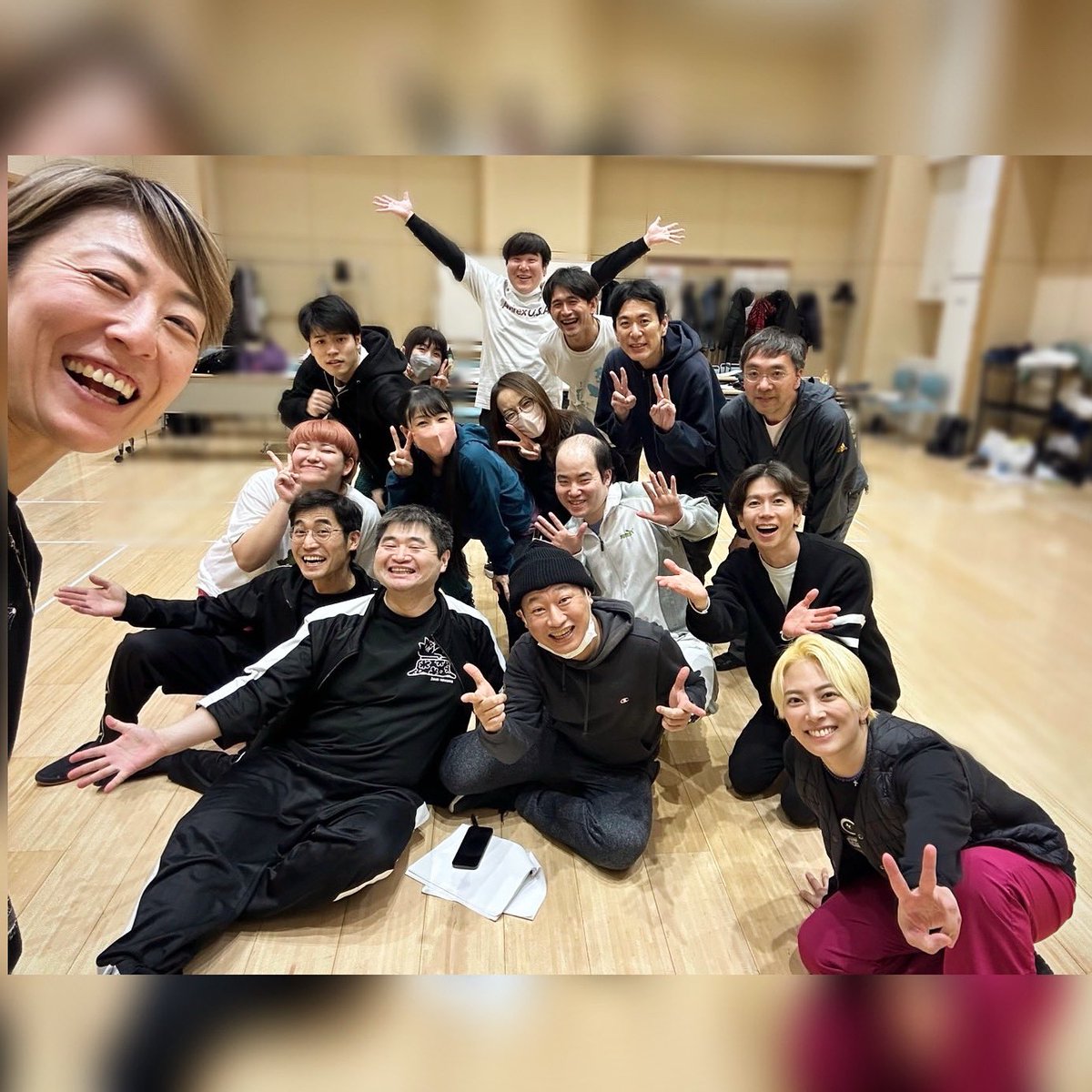 Soo_ch's tweet photo. 昨日今日と
ダンス&歌の稽古✨
振付と歌唱指導してくださったのは
宝塚OGの汐美真帆さん、
そして北川加奈さん🎶
#wildpancakeplus
笑いの耐えない
めちゃんこ楽しい稽古でした◎
仕上がりこうご期待🌈
#虹色のトロツキー
#東京ミルクホール
3月20日(木/祝)~23日(日)
@すみだパーク シアター倉 https://t.co/KXn5FFGfQ5