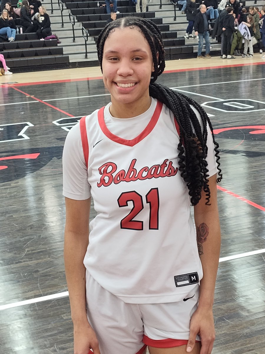 <a href="/RingwelskiPaige/">Paige Ringwelski</a> <a href="/evahdsmith14/">Evah Smith</a> <a href="/pchs_bball/">PCHS Girls’ Basketball Program</a> <a href="/CMUWBBall/">Central Michigan WBB</a> Powers Catholic &amp; Grand Blanc played an almost even 3rd qtr with GB edging them slightly 18-16.  Powers entered the 4th up 53-37 &amp; outscored GB 25-6 to put the game away.  Powers wins 78-43.

6' fr Evah Smith (pictured-l) showed the versatility to play inside or out, ran the