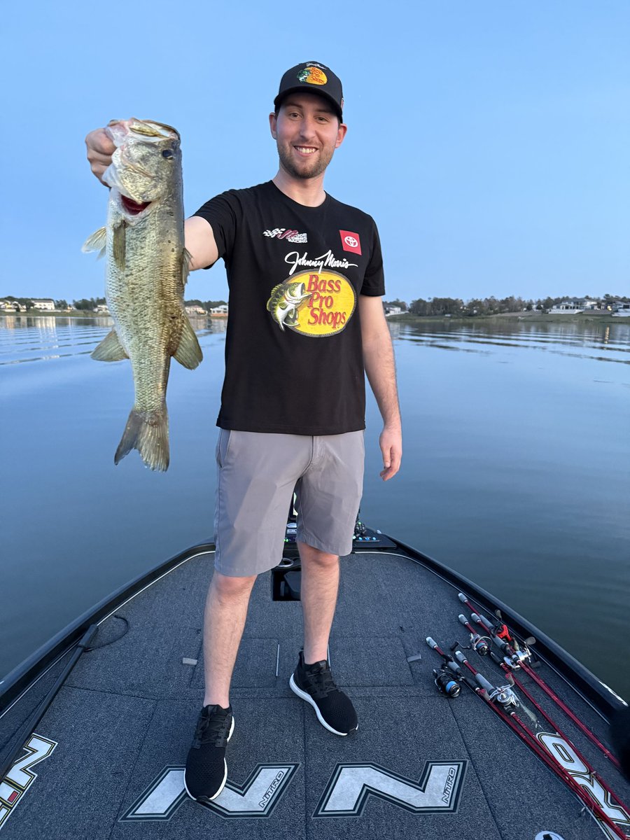 chasebriscoe's tweet photo. I like big bass and I cannot lie. @BassProShops https://t.co/ukpeCyLR6A
