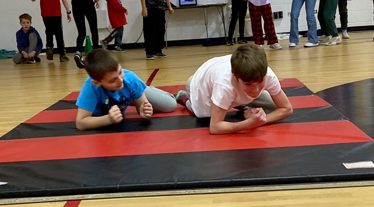 Lines PE tweet media