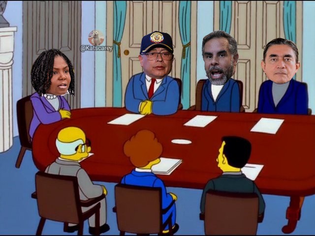 Bueno, va hilo de lo mejores momento del consejo de ministros del gobierno Petro. 🤣