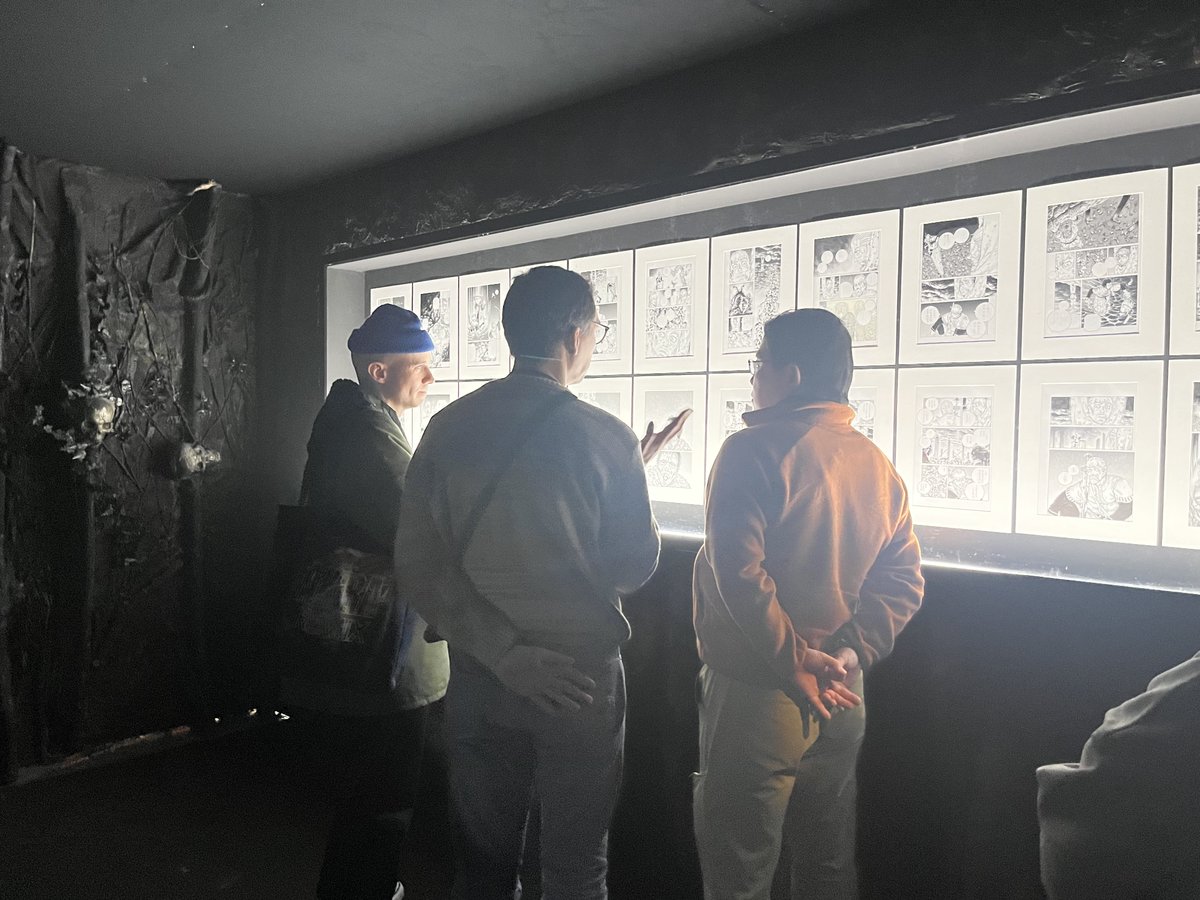 KODANSHA_JP's tweet photo. フランス、アングレーム国際漫画祭にて、幸村誠さんのサイン会と原画展が開催されました。
『#ヴィンランド・サガ』の世界観を再現した会場で、現地の熱烈なファンと直接触れ合う素敵な時間となりました。

#幸村誠 @makotoyukimura #アングレーム国際漫画祭 @bdangouleme @Kurokawa https://t.co/3DoXCUp4ze