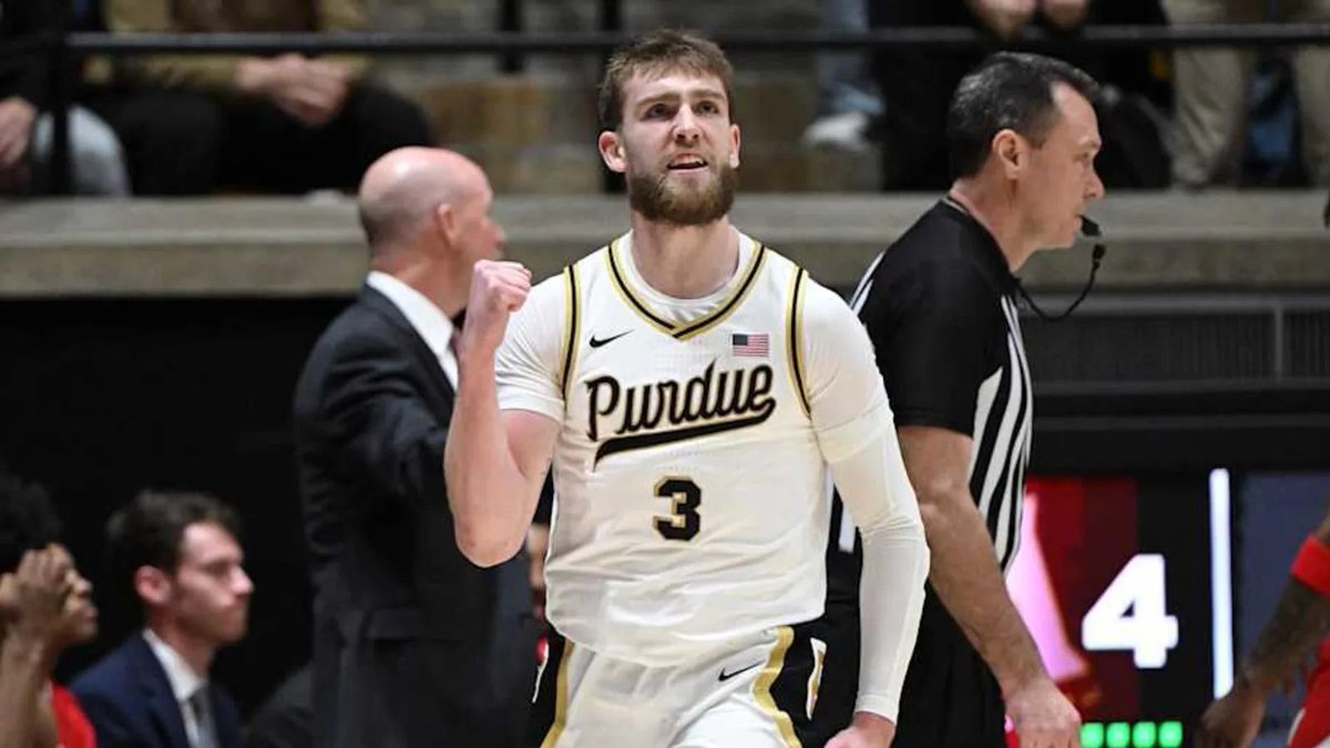 CBKReport's tweet photo. Braden Smith tonight:

39 Minutes
31 Points
11/15 FG
5/7 3PT
6 Rebounds
4 Assists
2 Steals

Best Point Guard in the country. 🚂 https://t.co/HGOPjT9axc