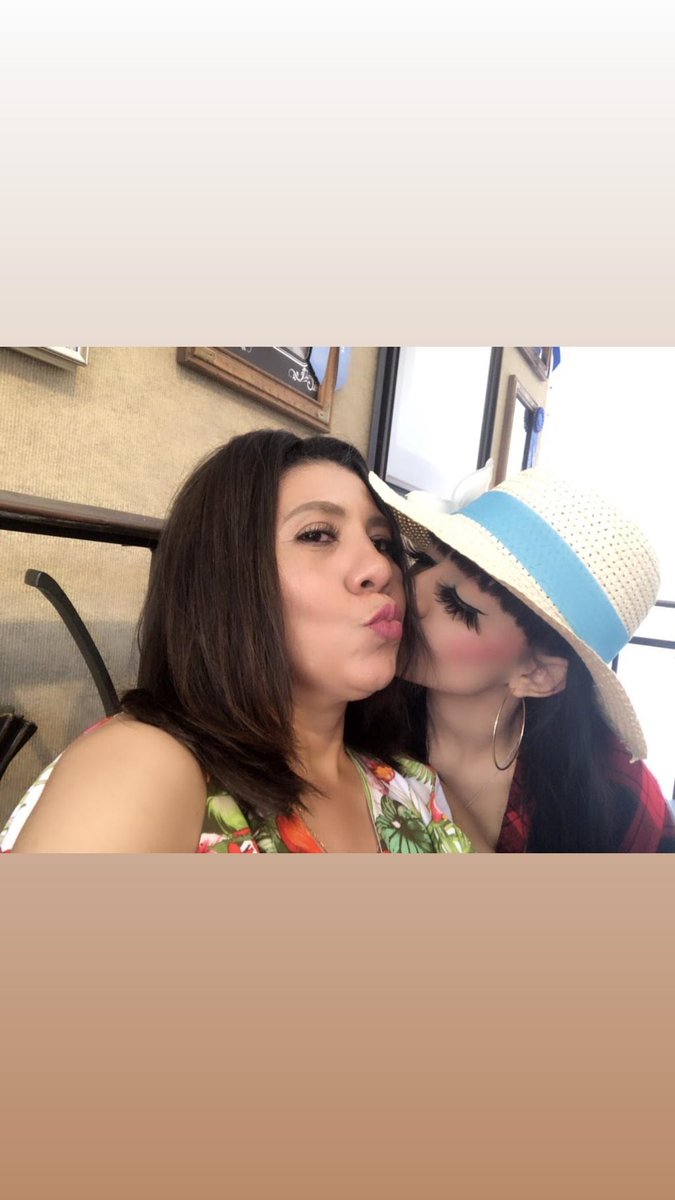 sweetbla71460's tweet photo. Mamá 😘 https://t.co/QGVRdaglX0