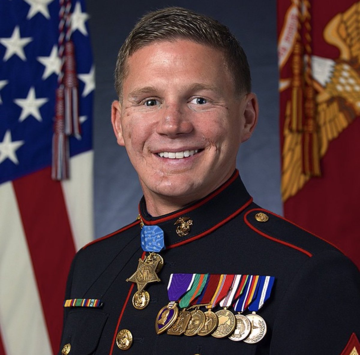 MilitaryCooI's tweet image. This man is a walking legend. Kyle Carpenter thank you for everything you've sacrificed for this country and for helping so many people!