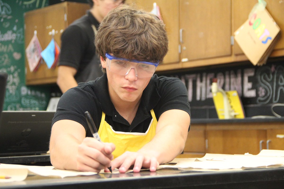 CavsConnect's tweet photo. Today, Mr. Molina’s IB Biology 1 class participated in an enzyme lab in which they tested different solutions for their glucose concentration.

#gables #gocavs #YourBestChoiceMDCPS https://t.co/U7CTl8N5Ph