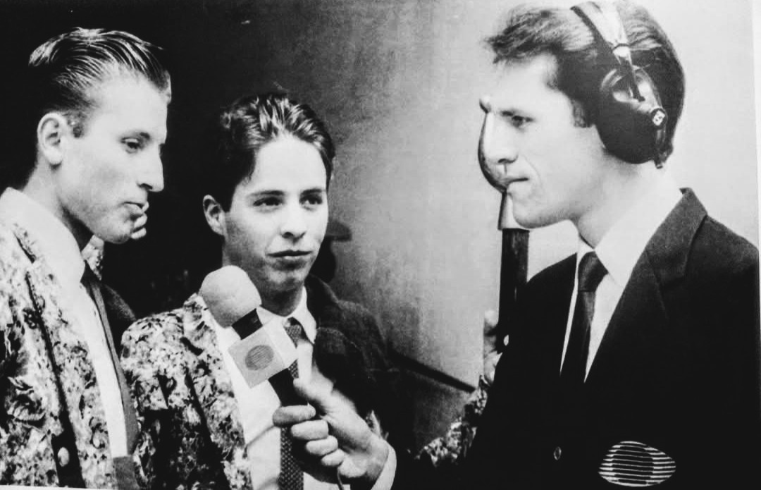 Mi querido Beto enhorabuena por tus 40 años haciendo lo que más te gusta además eres el mejor hermano