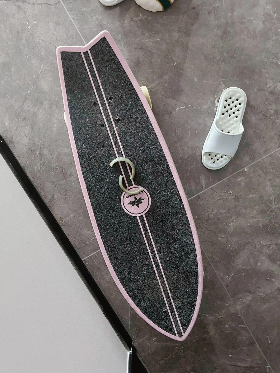 아름다웠던 아침 시간이 스케이트보드 때문에 덜 아름다워졌네요😭