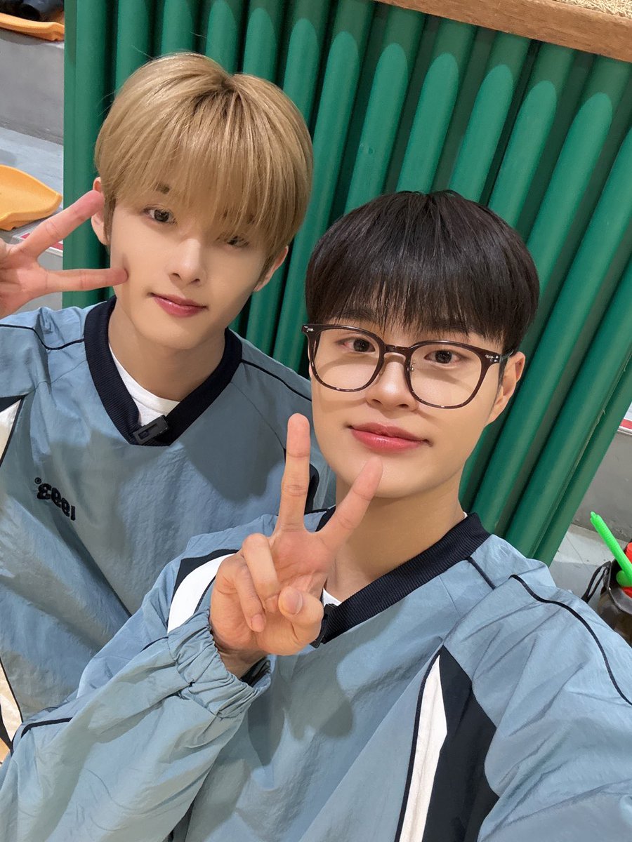 어떻게 이렇게 귀여운 생명체가… 진짜.. 유나이트는 즉시 앨범을 발매하도록 하세요! 😆💪🏻⭐️

<a href="/YOUNITE_twt/">YOUNITE</a>
