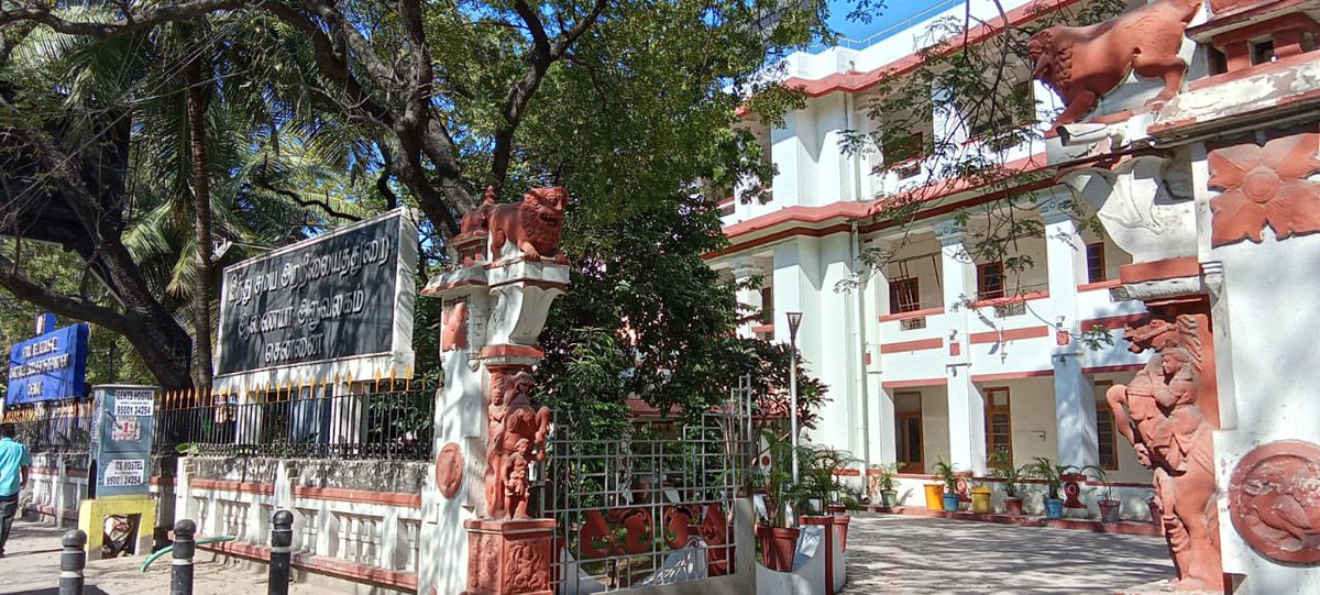 MadrasMobile's tweet image. Then and now - two views of the HR &amp;amp; CE building hq on Nungambakkam High Road however- the building dates to 1959 but the department is in its 100th year. Further details can be had from thehindu.com/news/cities/ch…
@the_hindu #HRCE, #TemplesOfTamilNadu