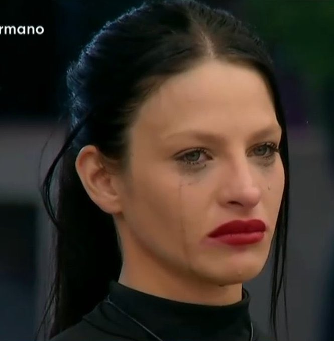 iconicdemie's tweet photo. ella nació para estar en #GranHermano https://t.co/4zSj4EzMne