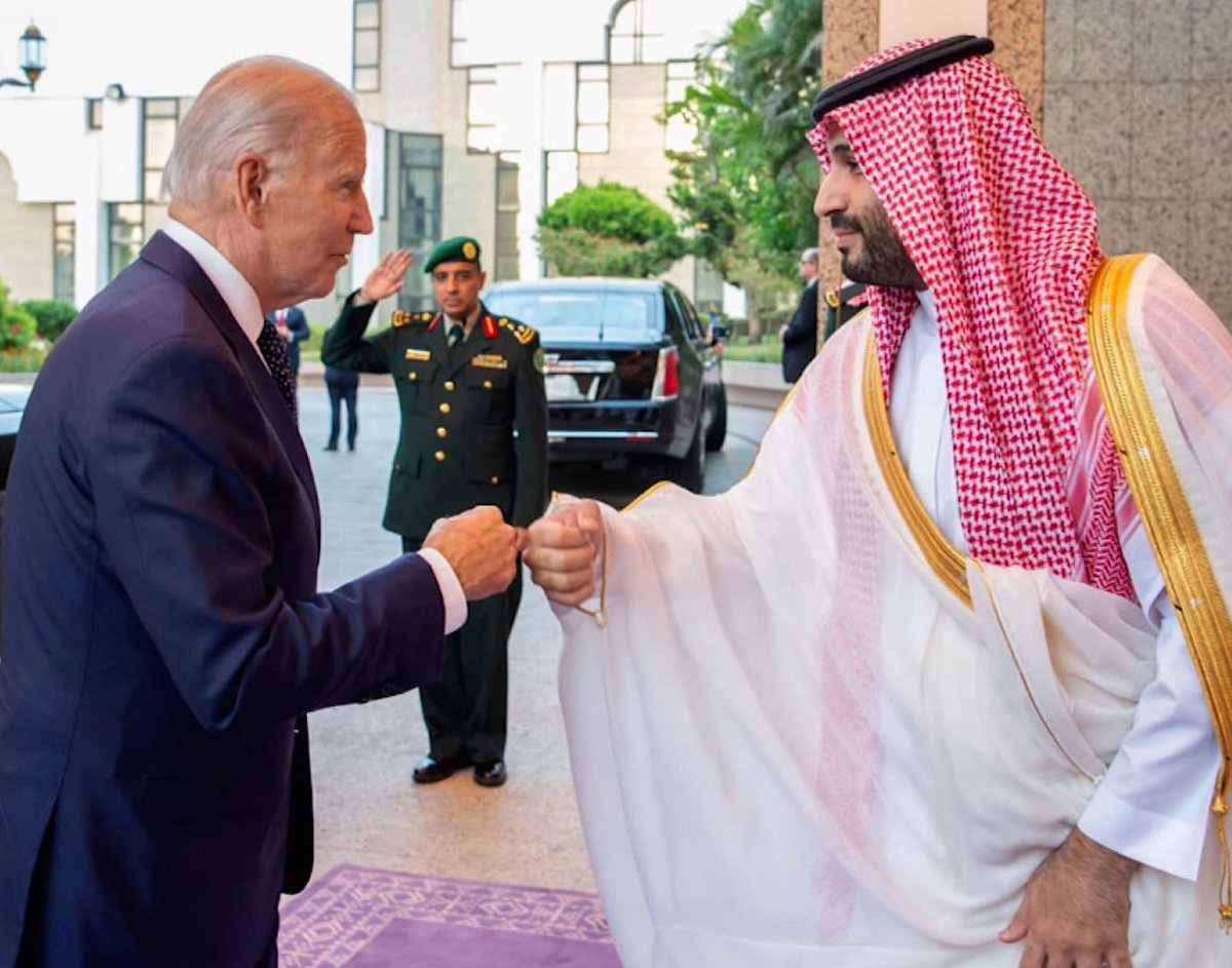 Columbuos's tweet photo. نرخي لك الدولار واليور و اليـن 💴
ونجامّلك مهما سمجت وتفرعنت 

نسمحلك بحكمك ماناخذَه صن 
ونخفي سرا الاكة وتنزل سرا بنت 

وان كان لحقوق العرب تخلف الظن 
الحكم لله وأشكلي ( يغلبك أنــت )

#السعودية_تنتصر_لفلسطين https://t.co/SxLHMxtOWj