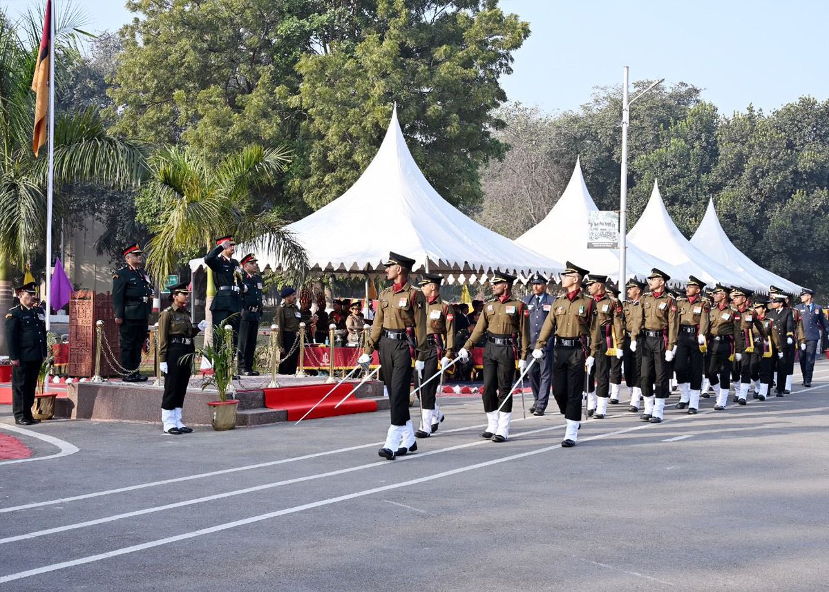 dgafms_mod's tweet image. An impressive ceremonial parade of 118 course officers including 22 lady officers of Medical Officers Basic Course Ser No 250, was held on 03 Feb 25 at *#AMC Centre &amp;amp; College, Lucknow*. 
Lt Gen Shivinder Singh, AVSM, #Commandant AMC C&amp;amp;C, reviewed the parade and encouraged the…