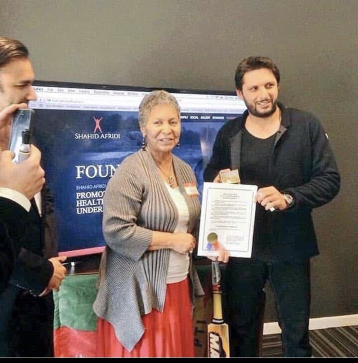 SAfridiOfficial's tweet image. I am profoundly honored by the celebration of #ShahidAfridiDay—instituted on February 5, 2014 by Port Arthur’s Mayor Deloris “Bobbie” Prince. This recognition not only honors our shared legacy but also inspires my ongoing commitment to uphold Pakistan’s proud spirit. #5thFeb
