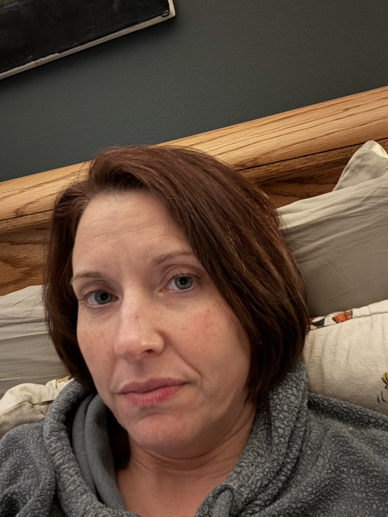 nlooney29's tweet image. Day 2 of my migraine. Going to sleep. Good night 💤