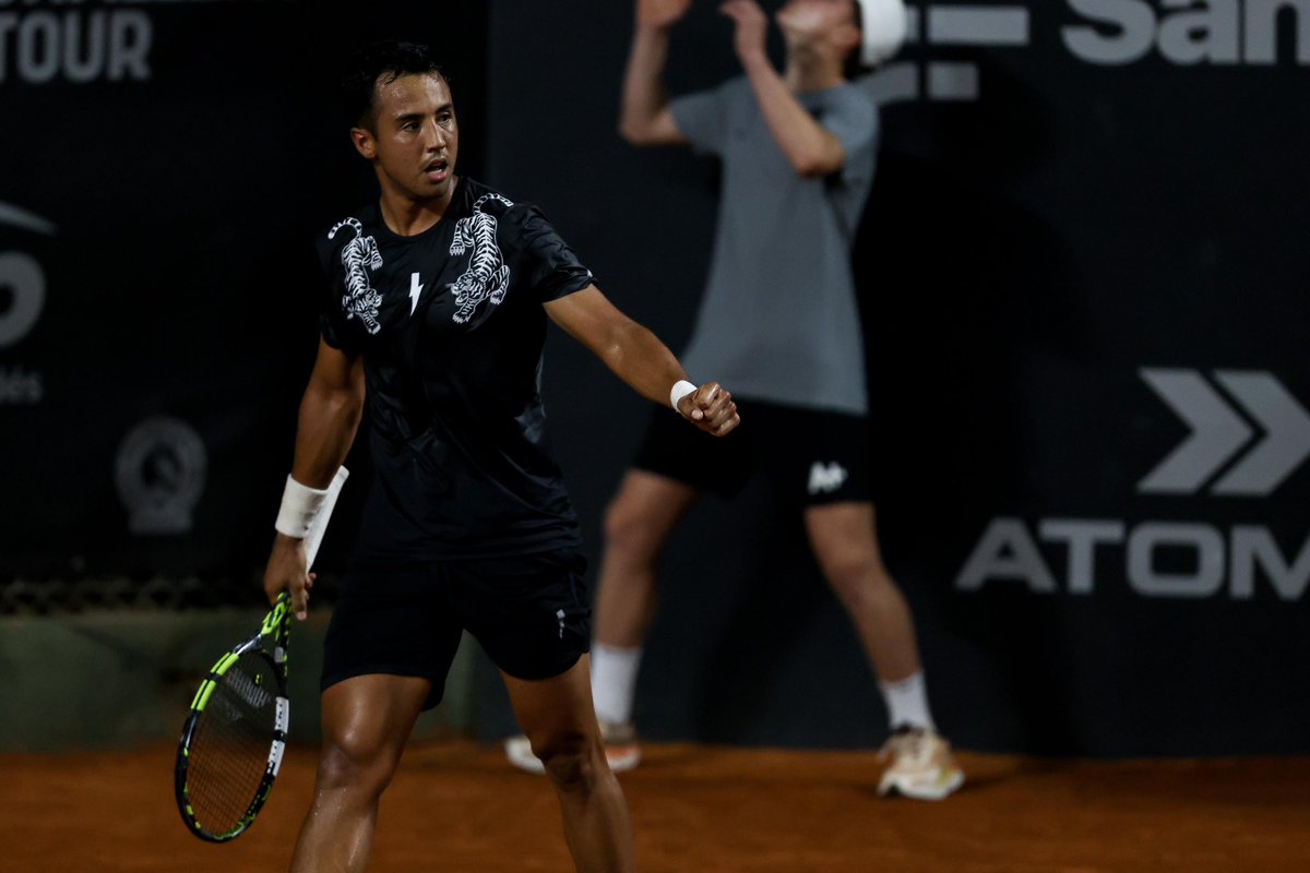 rosariochall's tweet photo. La cancha 2, De-llien 🤪🇧🇴

Los hermanos @MurkelD y @hugo_dellien ganaron sus respectivos partidos en el debut del YPF Rosario Challenger 💪 https://t.co/U5BfA55SEj