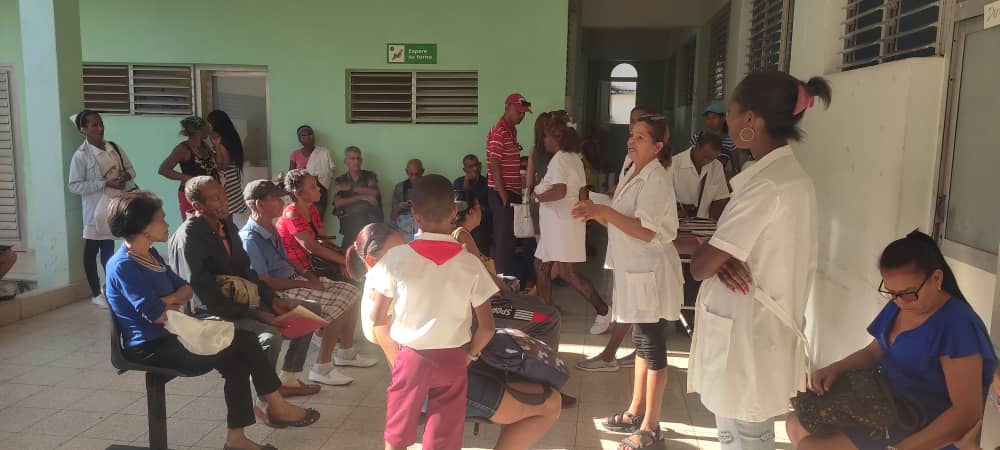 ProactivoDoctor's tweet photo. Como parte de las actividades por la jornada de lucha contra el cáncer, sigue nuestra área con las acciones de promoción de salud. Educando y sensibilizado en aquellos riesgos que condicionan su aparición.
@DPS_Santiago 
@direccion_cuba 
@DelgadoEchez 
@KeniliaC https://t.co/KFU3xycAyz