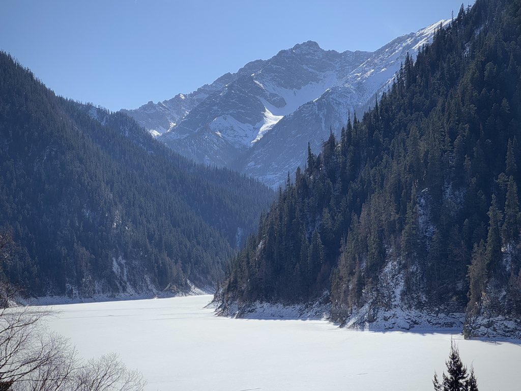 cc187407's tweet photo. 🏔️远山与水 https://t.co/e0UQT6pS41