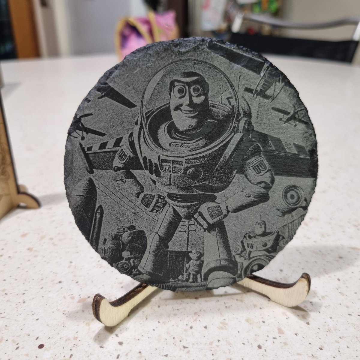 iKierOfficial's tweet photo. ✨ Slates Engraving with iKier K1 Ultra 36W ✨
Perfect for custom gifts, home decor, and creative designs! What would you create with this laser? 💡
📸: Andrea Buzzi
#iKier #laserengraving #lasermachine #diy https://t.co/0GZndHQRpk