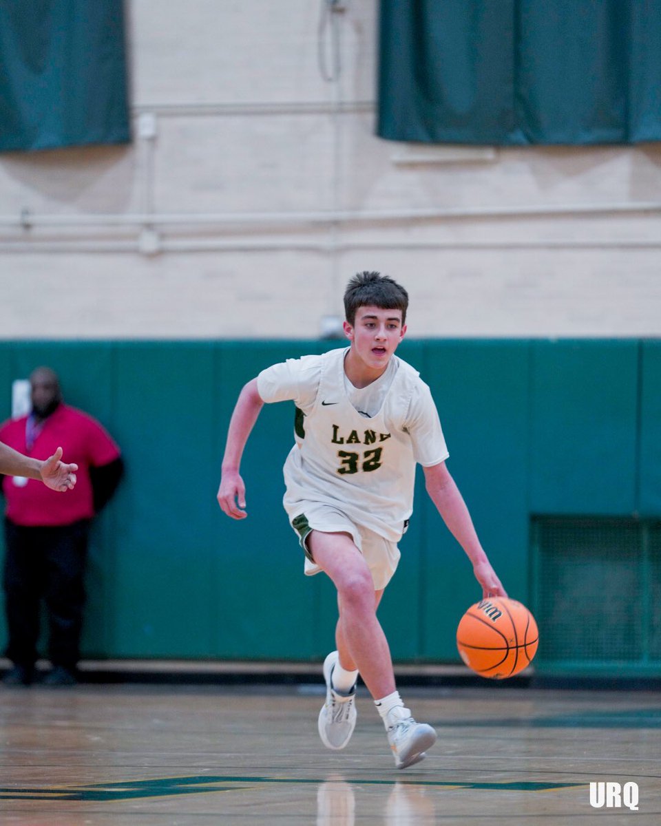 Coach_Libreros's tweet photo. Sophomore Final:

Lane Tech: 67
Carver: 21

Isaac Summers led the team with 13. Finn Bystedt had 9. Krishna Dacha with 7 https://t.co/sZZhvjkzBF