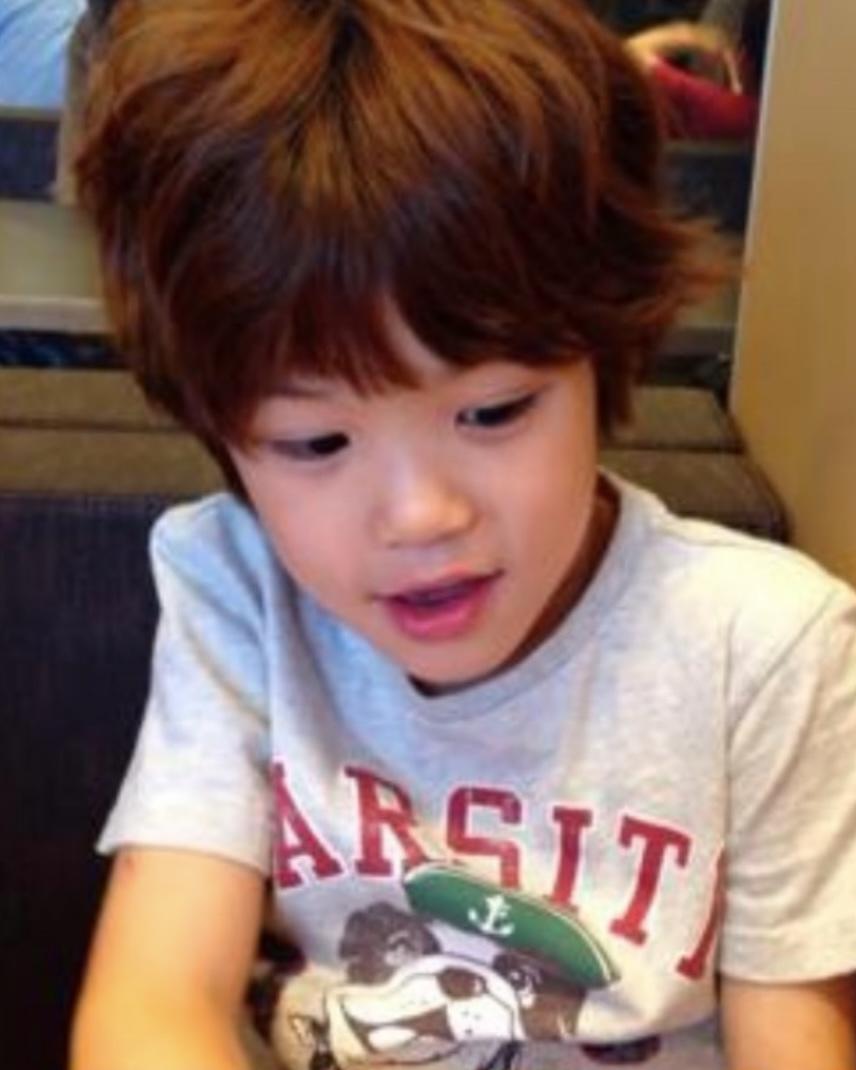 kfpboys's tweet photo. 250205 #minje fans update 💬

when i was young, i had brown hair!! ㅎ https://t.co/ipHWOWo9st