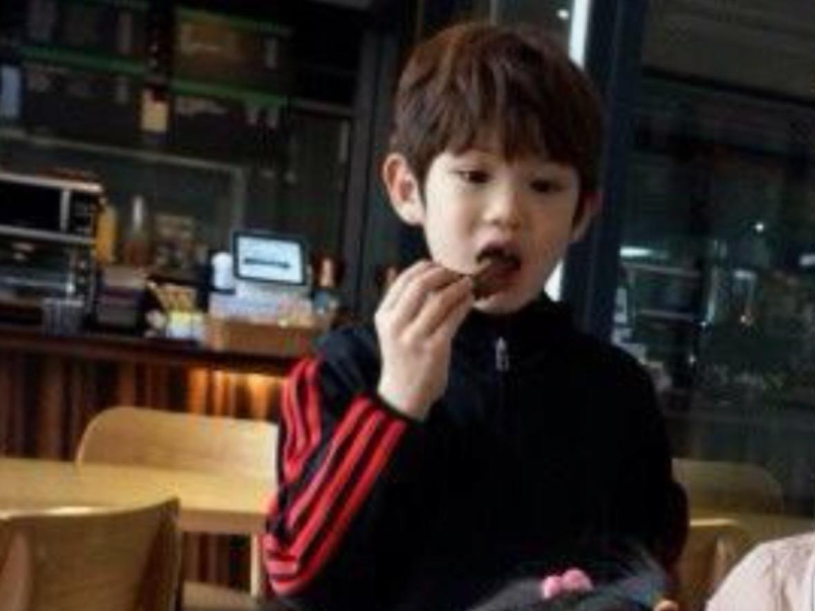 kfpboys's tweet photo. 250205 #minje fans update 💬

when i was young, i had brown hair!! ㅎ https://t.co/ipHWOWo9st