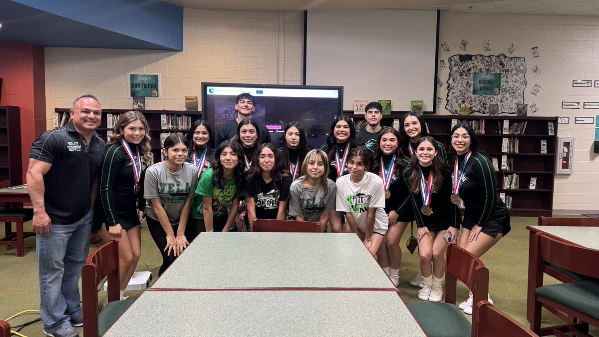 2020Psja's tweet photo. We had an amazing time visiting Vela Middle School and sharing all about our 2025/2026 Cheerleading tryouts! We can’t wait to see our #FutureWolverines shine! 💚🐺✨ #WolverineCheer #CheerTryouts #GoWolverines https://t.co/0iovZJtsZ0