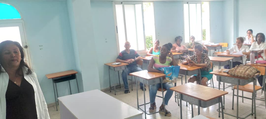ProactivoDoctor's tweet photo. Conferencias magistrales de nuestros Pediatra y Clinico, hicieron una tarde diferente para elevar el desempeño profesional de nuestros GBT. Colaborando con nuestros propios esfuerzos el gremio avanza.
@direccion_cuba 
@DPS_Santiago
@KeniliaC 
@DelgadoEchez 
@yanetsalud https://t.co/CksSZBNMT1