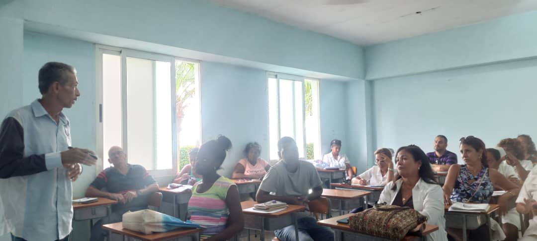 ProactivoDoctor's tweet photo. Conferencias magistrales de nuestros Pediatra y Clinico, hicieron una tarde diferente para elevar el desempeño profesional de nuestros GBT. Colaborando con nuestros propios esfuerzos el gremio avanza.
@direccion_cuba 
@DPS_Santiago
@KeniliaC 
@DelgadoEchez 
@yanetsalud https://t.co/CksSZBNMT1