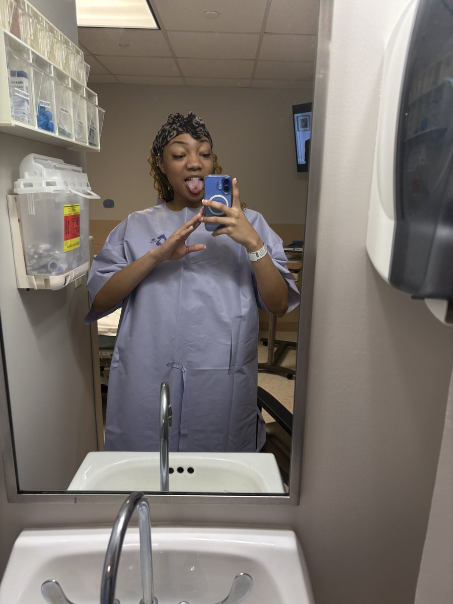 Tayelor Davis (@tayelordavis) on Twitter photo A lot of you may not know but today I had my third surgery on the same leg to repair yet another injury . Just last year on Jan.23rd I had my second to repair my meniscus . Everything happens for a reason & Iโm thankful to be here,so you wonโt see nothing but smiles this way !โฅ๏ธ A lot of you may not know but today I had my third surgery on the same leg to repair yet another injury . Just last year on Jan.23rd I had my second to repair my meniscus . Everything happens for a reason & Iโm thankful to be here,so you wonโt see nothing but smiles this way !โฅ๏ธ