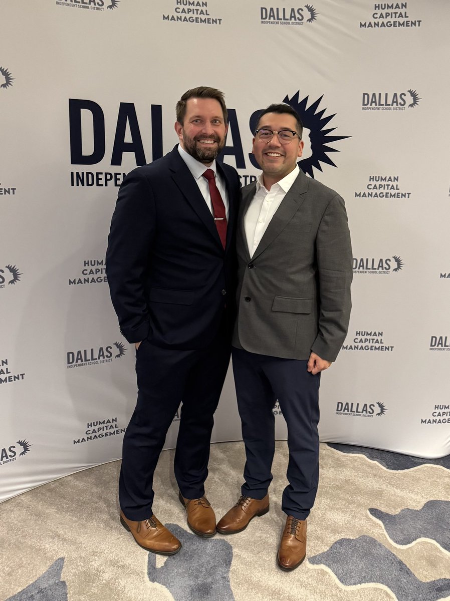 SoniaLoskot's tweet photo. Honored to celebrate 2024-2025 Master Principal Ben Jones of Thomas Jefferson High School tonight! His visionary leadership, dedication, and relentless pursuit of excellence are truly inspiring. Congratulations, Principal Jones—you’re Making It Happen and Leveling Up every day!  Congratulations to all Master Principals of DallasISD! #LeadershipExcellence #TJHS @RyanZysk @MrBenAJones @TJVT_Dallas @HighschoolTj
