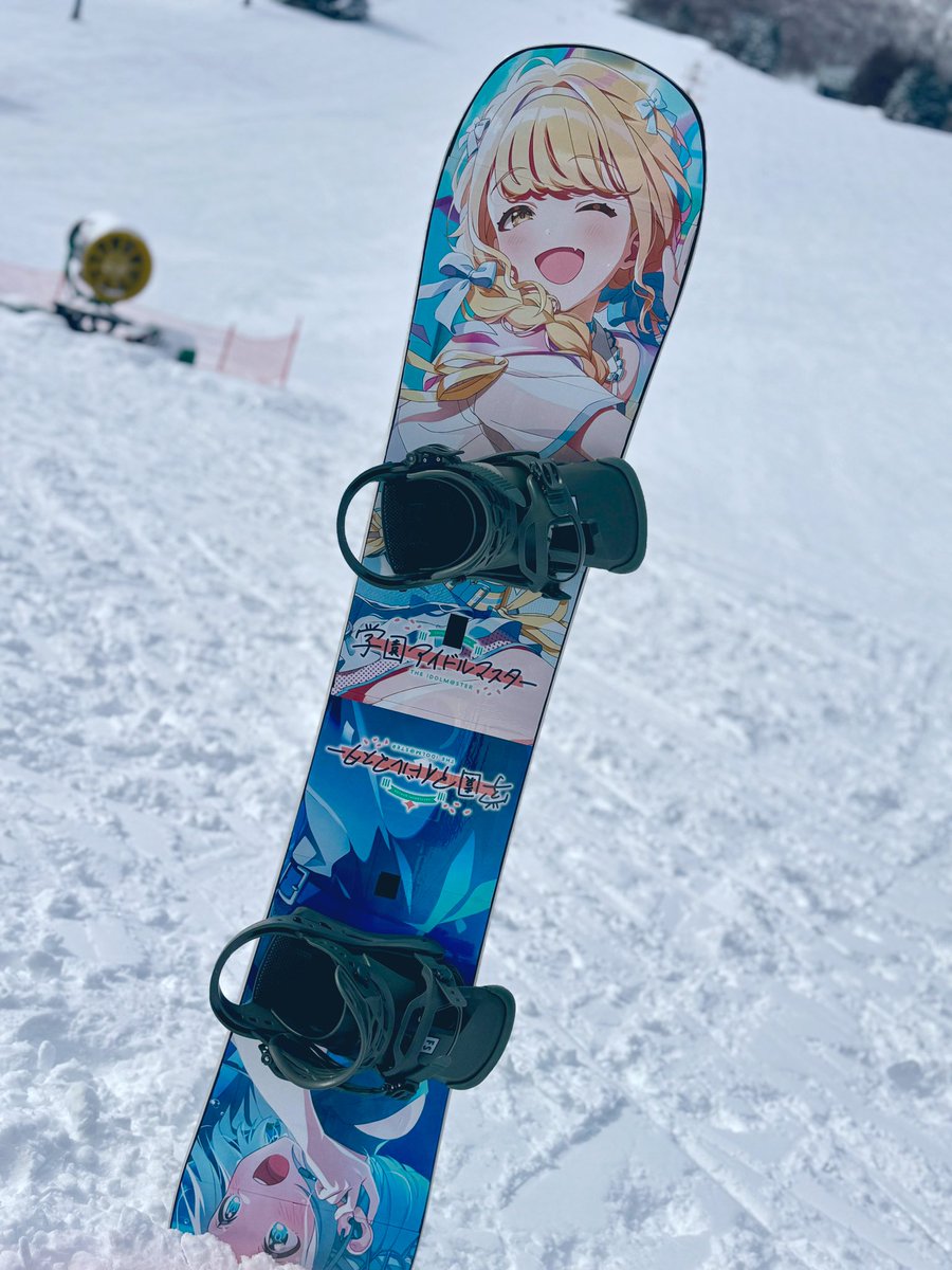 dpmpdmp's tweet photo. 今年のスノボの板のテーマは
"世界一可愛い"ボード
です！

#学マス　#藤田ことね　#葛城リーリヤ　#苗場スキー場 https://t.co/PWlyV1zS32