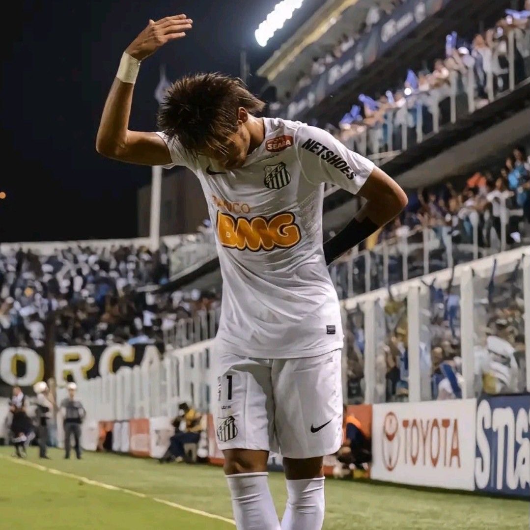 choquei's tweet photo. 🚨FAMOSOS: Há 33 anos nascia Neymar da Silva Santos Júnior. https://t.co/4ErN4trEmg
