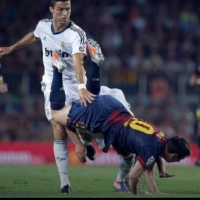 abranmsnm's tweet photo. @lautarodeIcampo Feliz cumpleaños Cristiano y neymar unos cracks https://t.co/QH6G5c3GvC