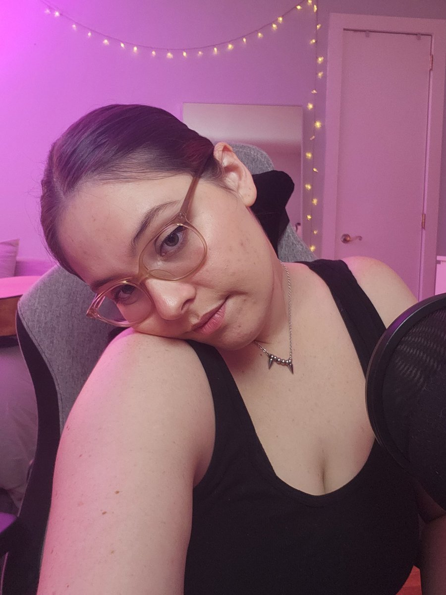 hp 🦋 gamer, streamer, yapper 🌻 she/her tweet media