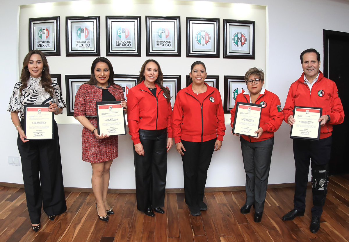 dianamancilla77's tweet photo. #Anotelo: Nombramientos en el CDE del @PRI_EDOMEX Cristina González Cruz en Organización; Lizeth Sandoval, Vocera del CDE; Angelina Carreño en Operación Política, y Benjamin Fournier, Jefe de Oficina de la Presidencia del CDE. @@CristinaRuiz_S @DigitalmexPerio https://t.co/wKHtyIpwEr