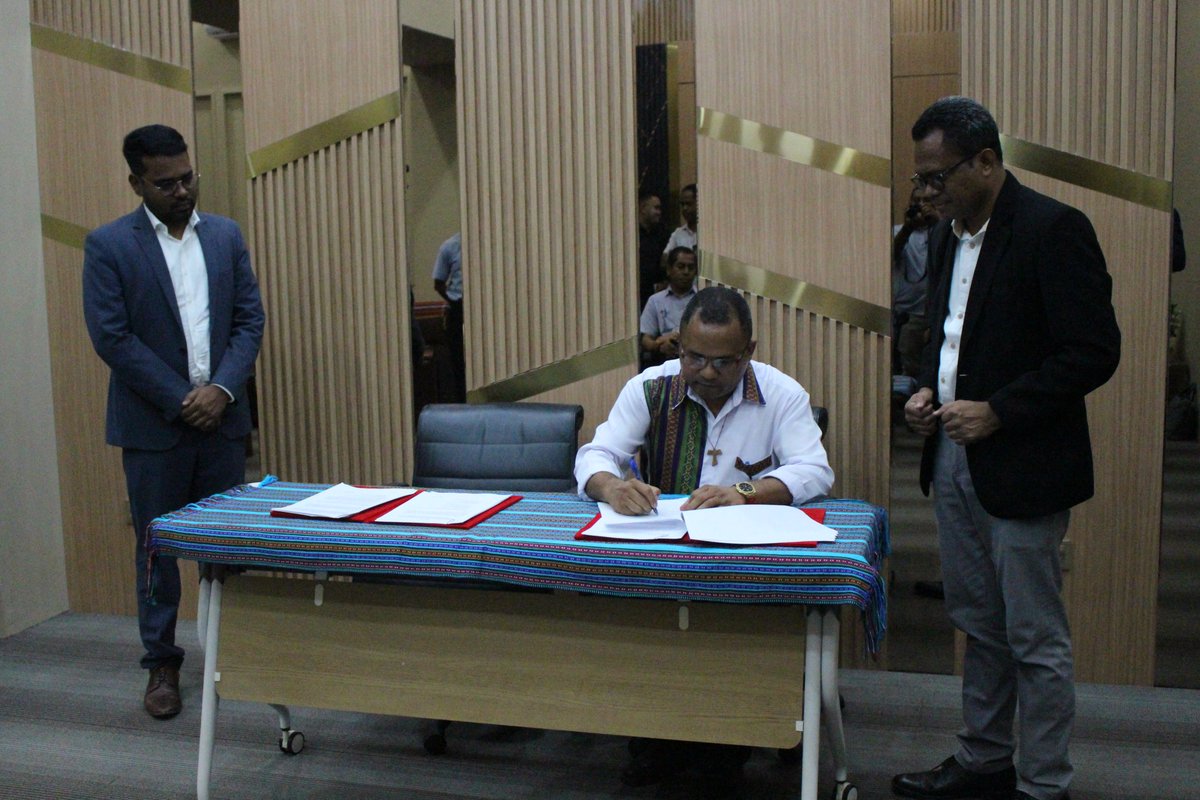 FFspdd's tweet image. Cerimónia assinatura documento Annexure 1  no Annexure 2 , entre Fundação São Paulo ho IndoMed Educare Private Limited iha Sala de Reunião Conselho Episcopal, Câmara Eclesiástica, Lecidere, Dili.