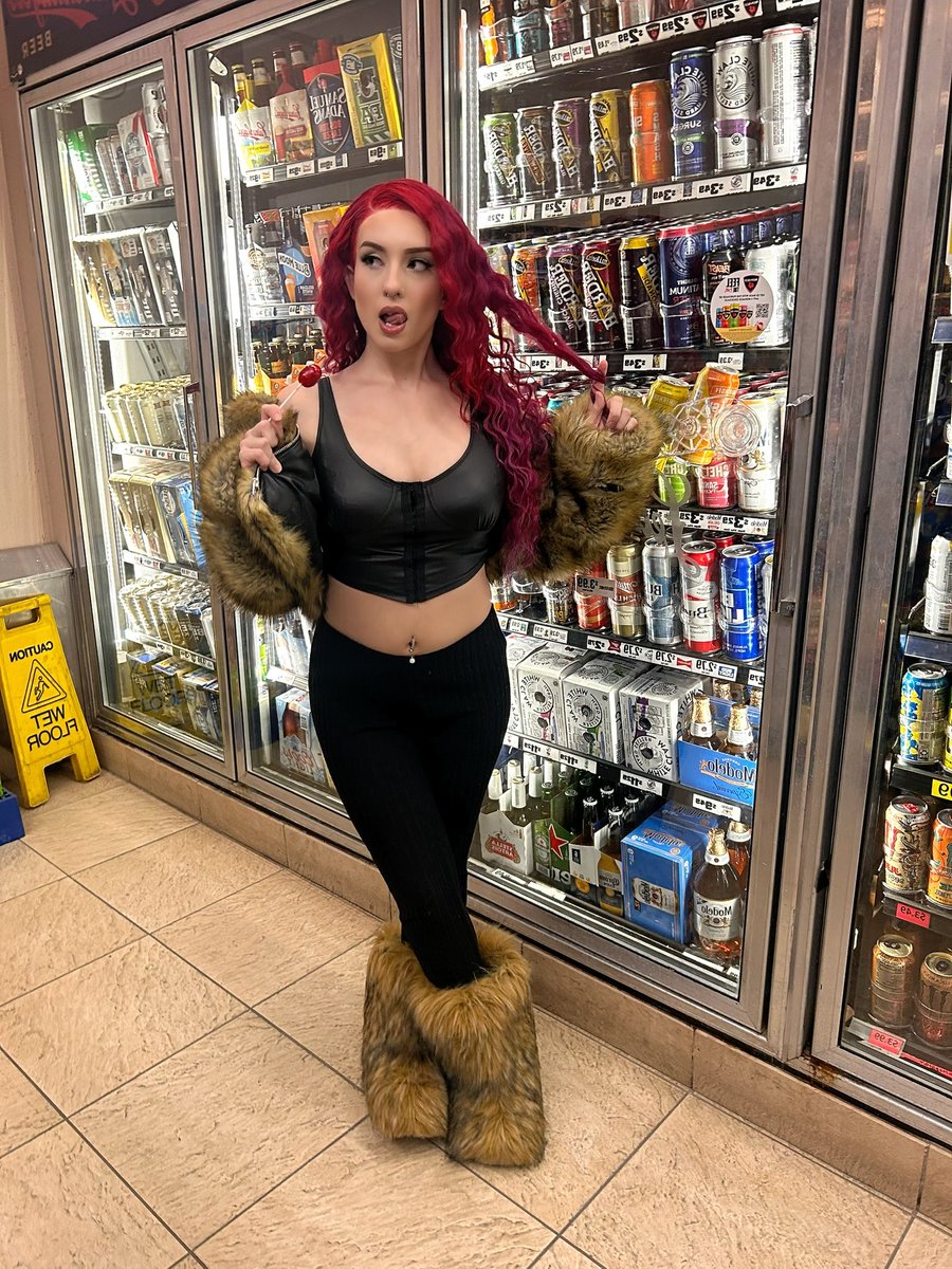 realbrooklynlee's tweet photo. Fine as 🍷 

https://t.co/wv66hU6WzQ https://t.co/Bp5SDuKRpQ