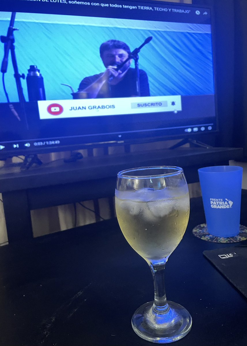 Terminé de ver el acto completo . #Grabois en Rosario. 
Muy emocionante. Cada día te quiero más compañero !! ❤️
“Dejemos del discutir pequeñeces . Soñemos cosas grandes . Esos sueños se pueden hacer realidad “ Juan 

En hilo dejo link.