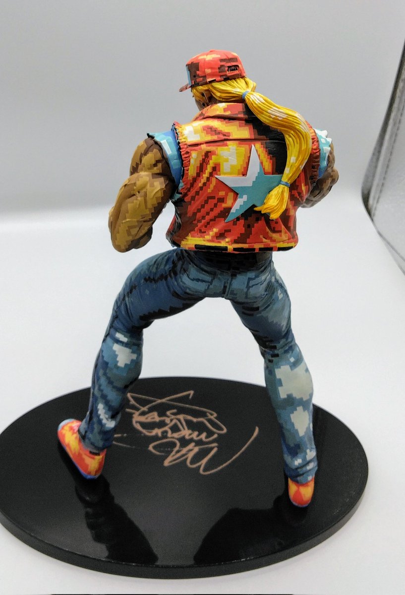 テリー・ボガード ドット絵彩色フィギュアが届いた。 彩色のレベルが