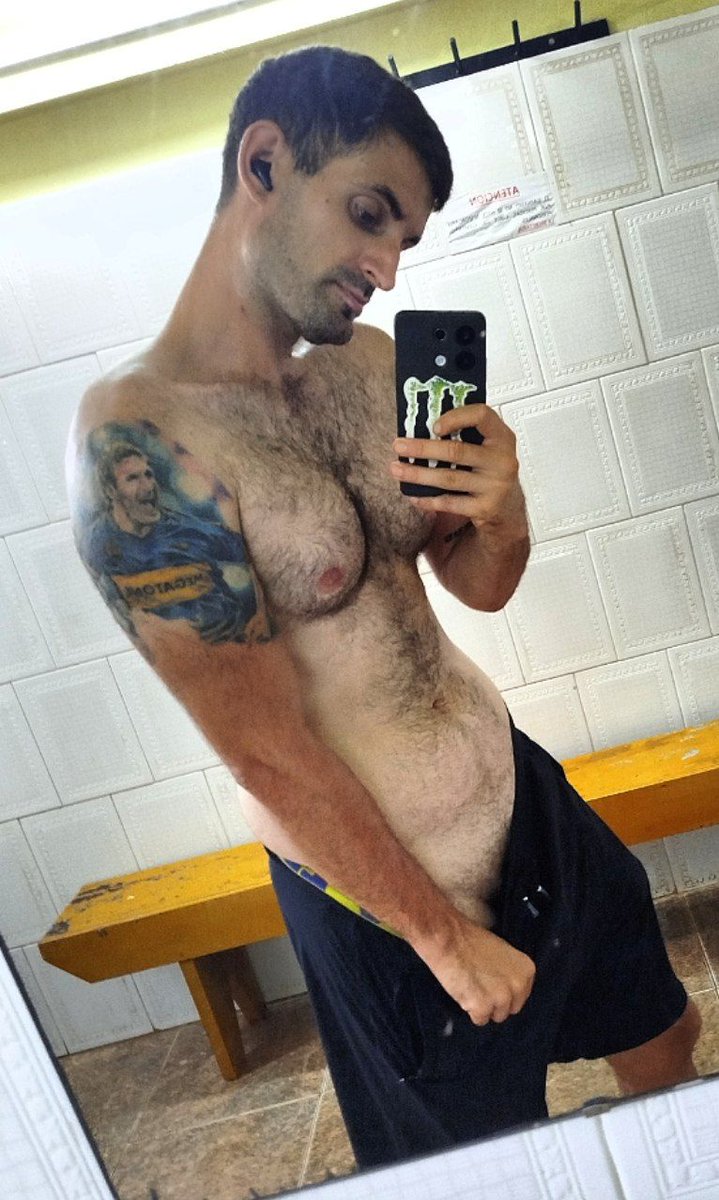 FranDangello9's tweet photo. Necesito una ducha, me ayudas???🍆🔥 https://t.co/XPyv1dGBia
