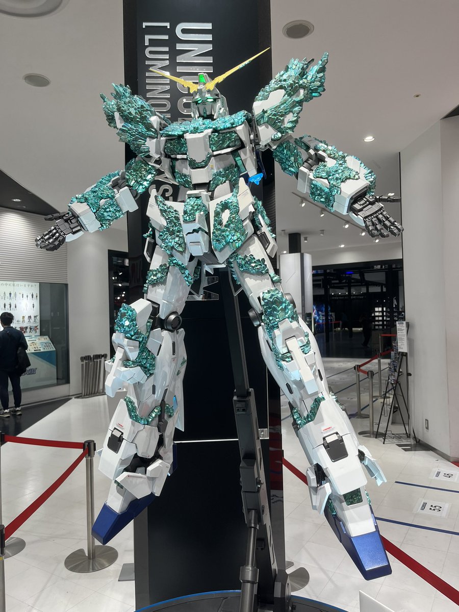 hamamkam51's tweet photo. 数年振りににガンダムベース東京行きましたが、中々在庫は厳しい状況でした。目新しいものが本当にない。
ほんどこで，ガンプラは売ってるのやら。。
#ガンプラ https://t.co/l6fti4Z3UD