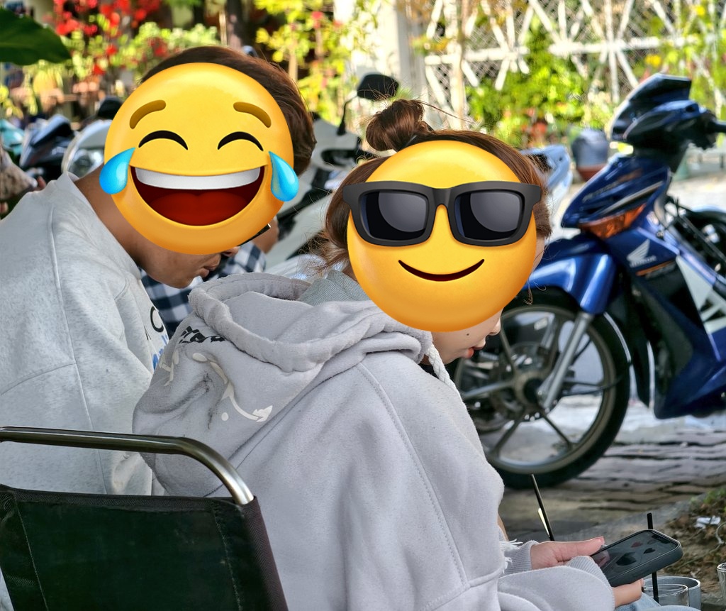 thichcuto17's tweet photo. Người ta có cặp có đôi 
còn mình lẻ bóng đơn côi một mình https://t.co/SWB3FAzBaA