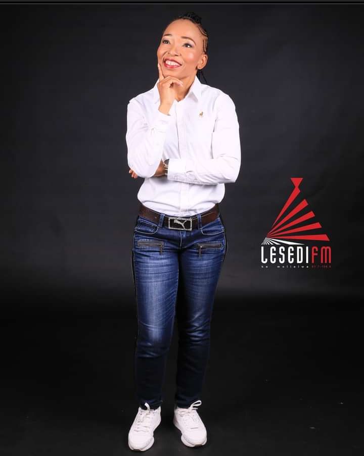 mavis_leeu45672's tweet photo. @LesediFM 
@Thibos_Mokone
@Twasagirl  
@realjonito 
#TBS
Dumelang Dumelang Moifo wa Thakgoha Carletonville 88.9 https://t.co/TPdA4ZYJpC